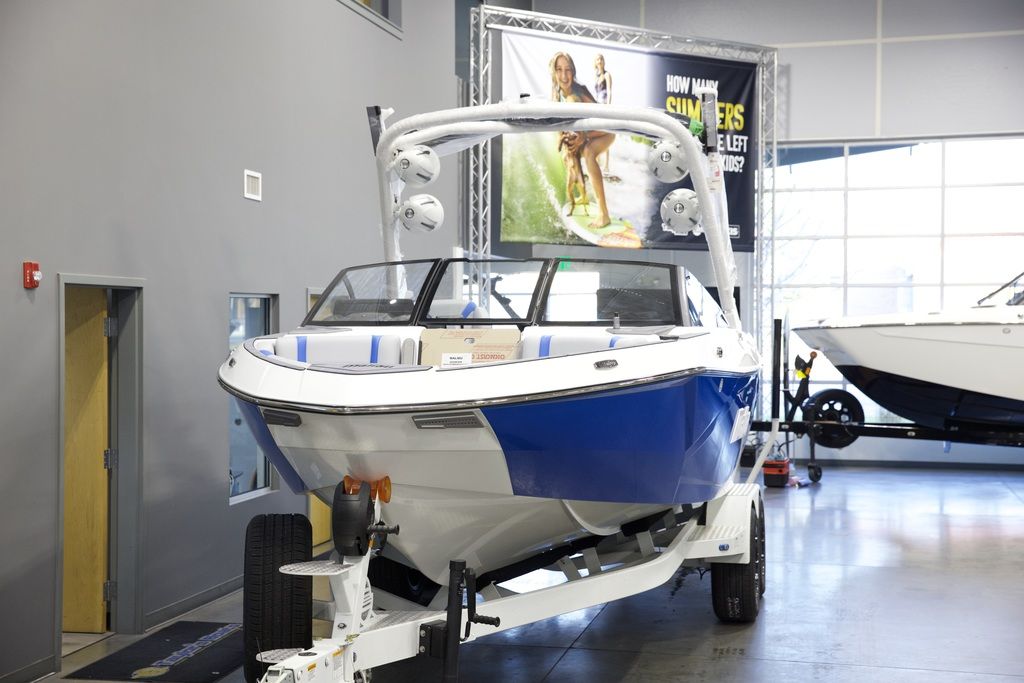 2025 Malibu Boats 23 LSV