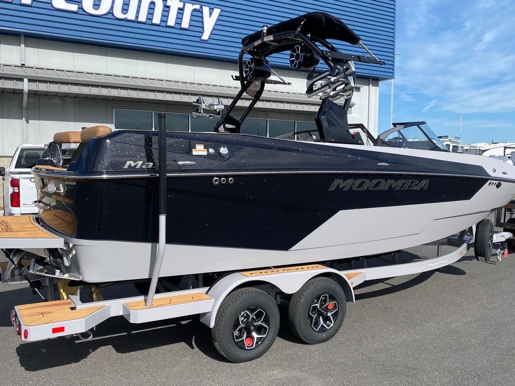 2025 MOOMBA MAX