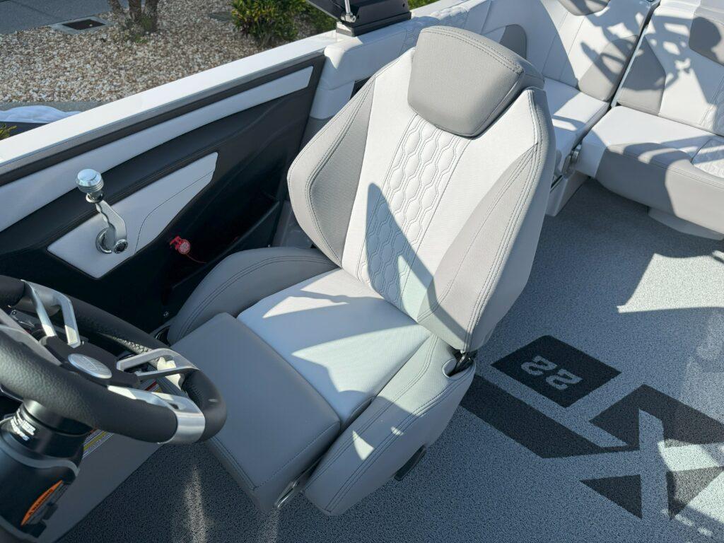 2024 MasterCraft XT22