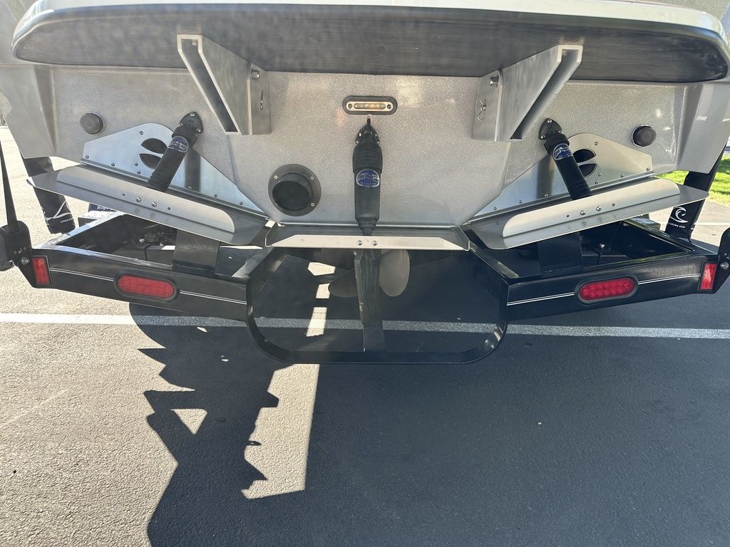 2019 Sanger Boats 212 SL Icon