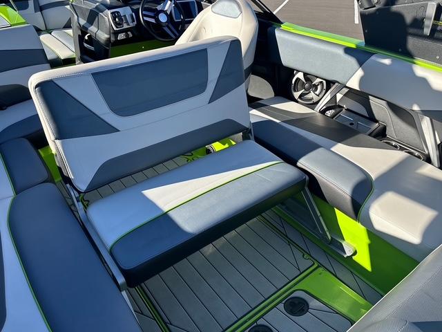 2017 Malibu Wakesetter 22 MXZ *Pending Deal*