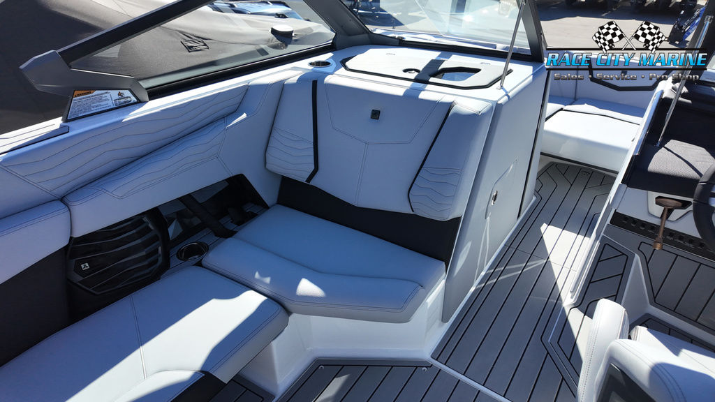 2025 Nautique G21