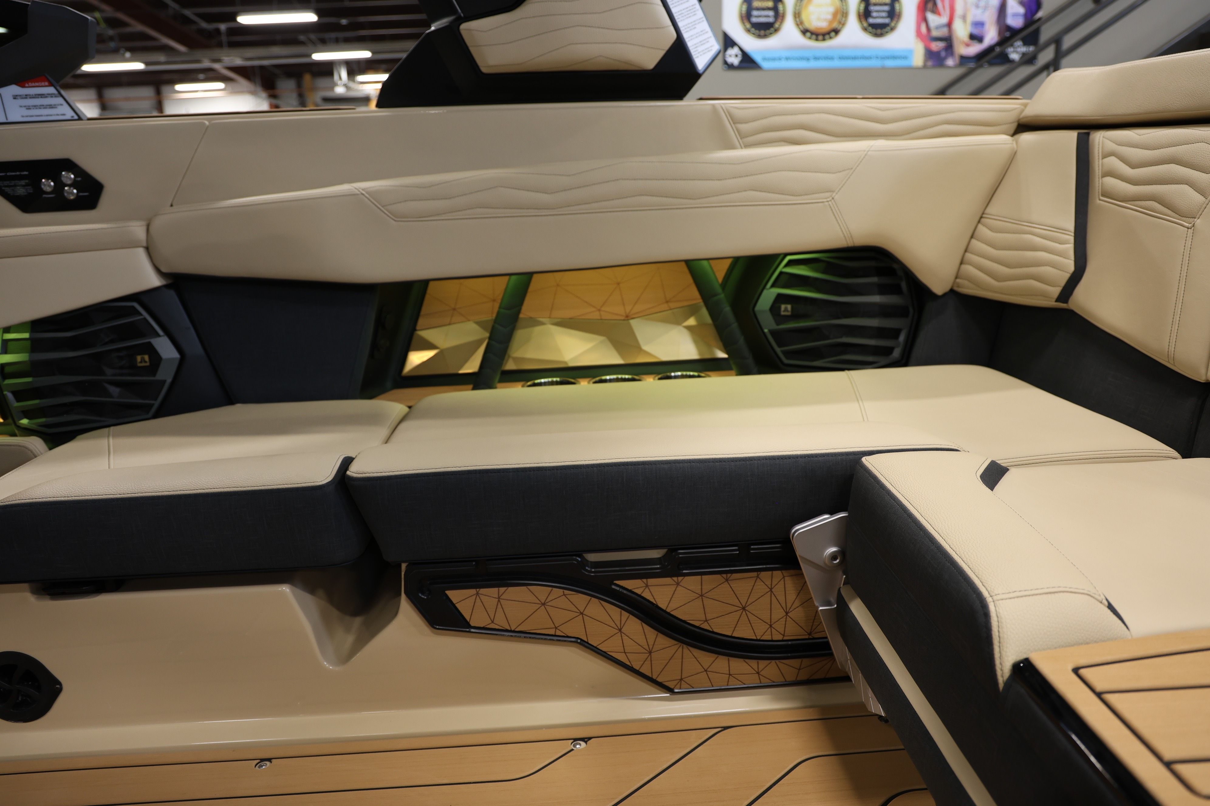 2025 Nautique G23