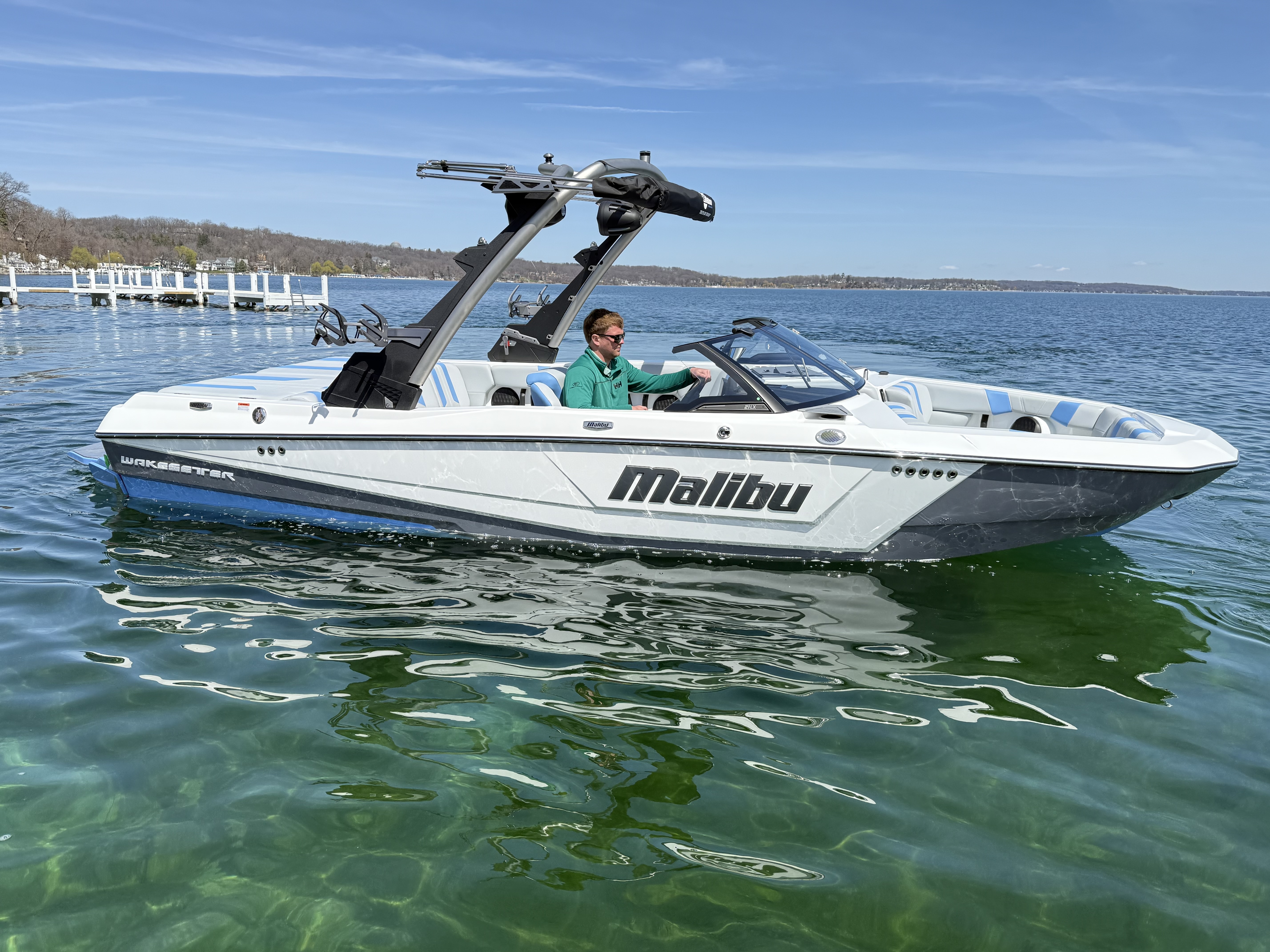 2025 Malibu 21 LX