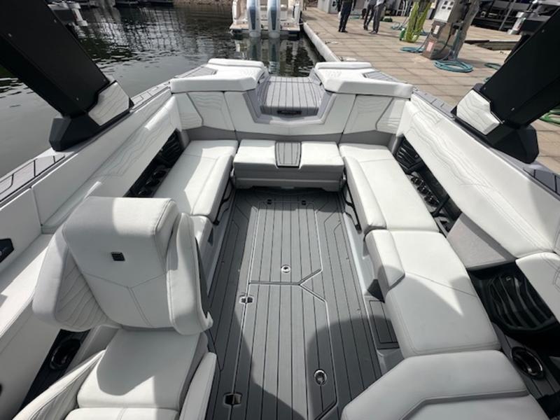 2025 Nautique G23