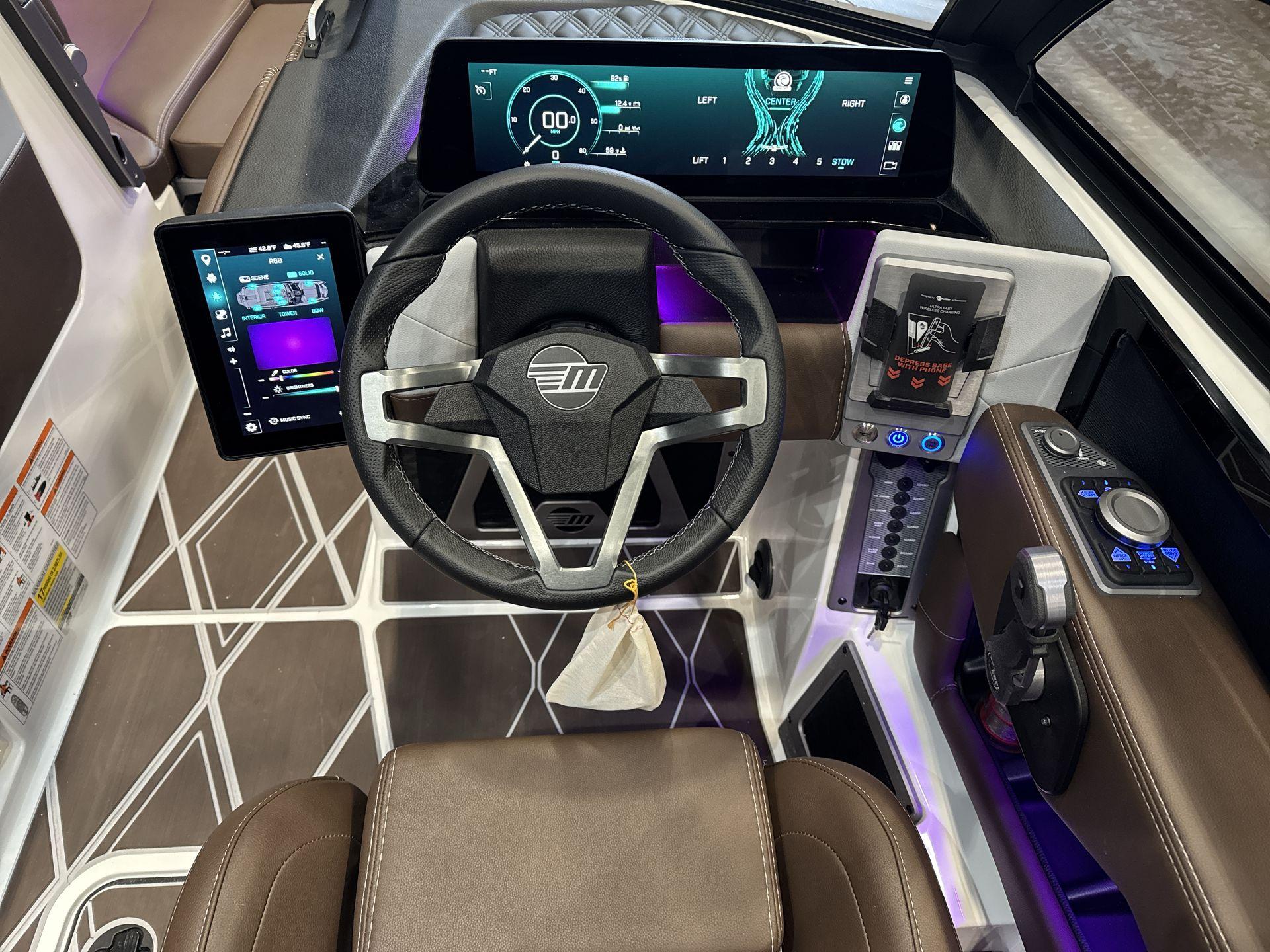 2025 Malibu M242