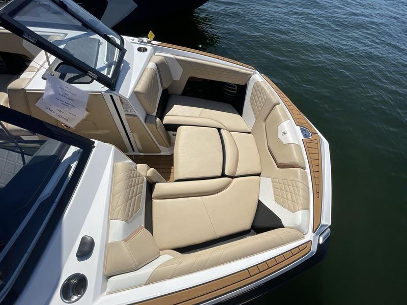 2022 Nautique G21