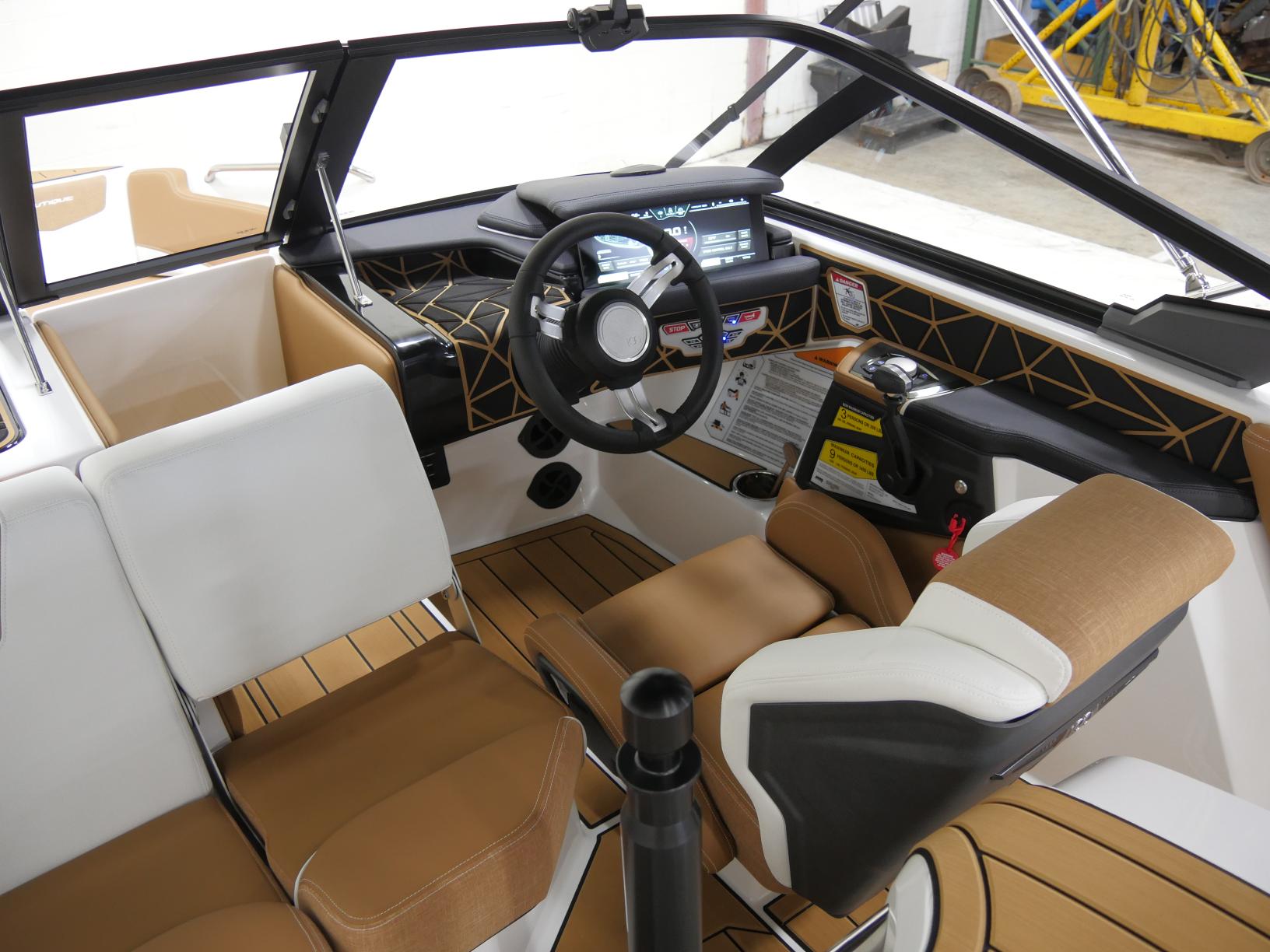 2025 Nautique 200