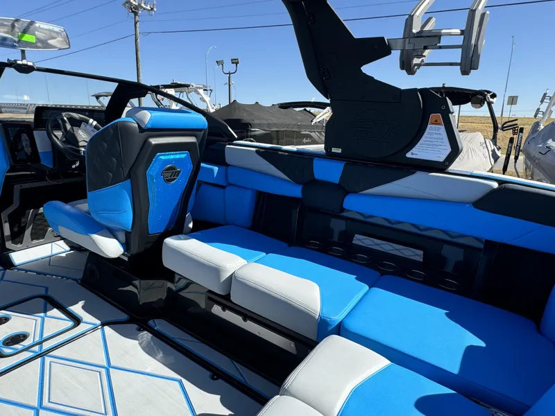 2025 Malibu M230