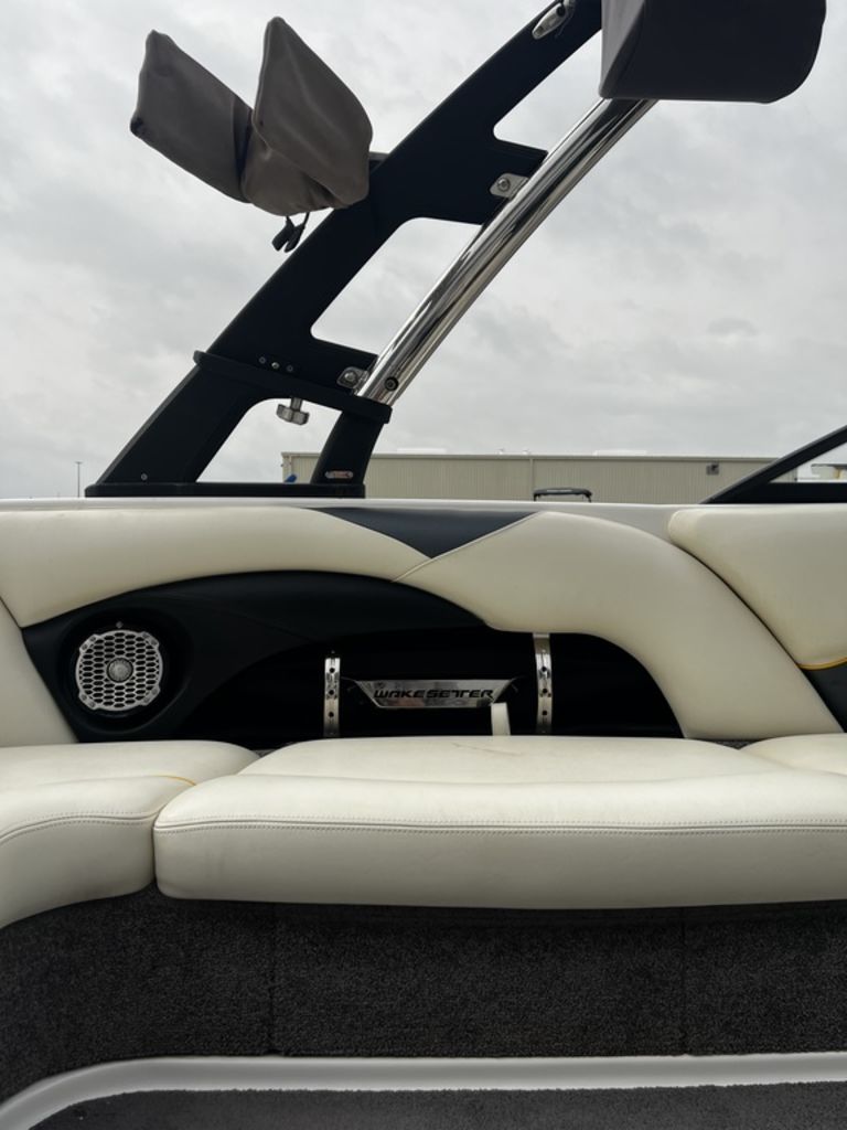 2014 Malibu Boats Wakesetter 21 VLX