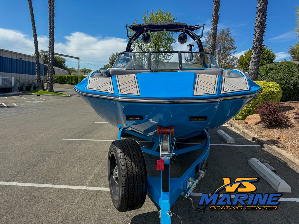 2022 MOOMBA Makai