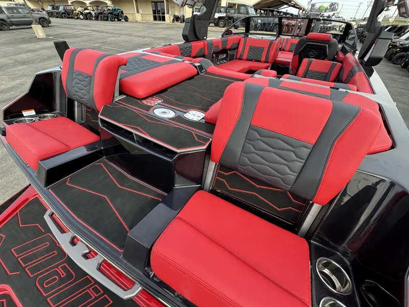 2025 Malibu 24 MXZ