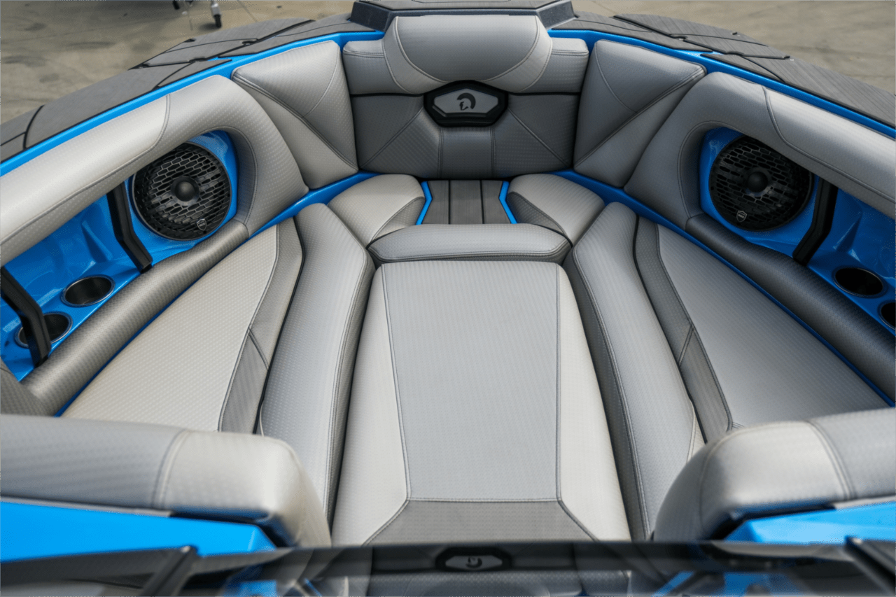 boat.Title