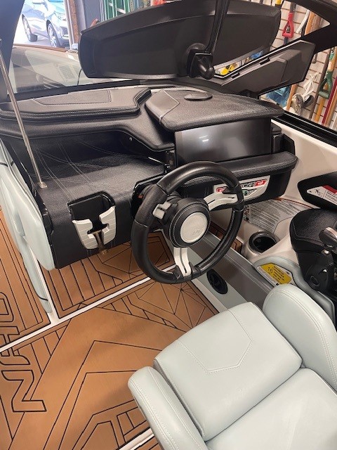 Like New 2019 Super Air Nautique G23