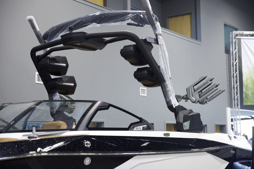 2025 Malibu Boats 23 LSV