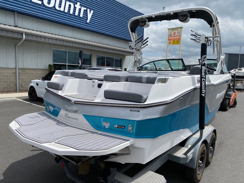 2023 MasterCraft XT24