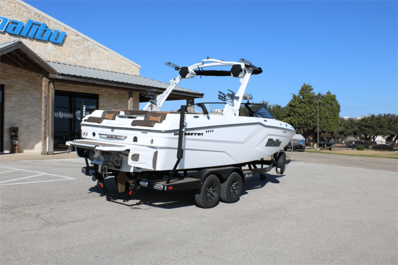 2025 Malibu 22 MXZ