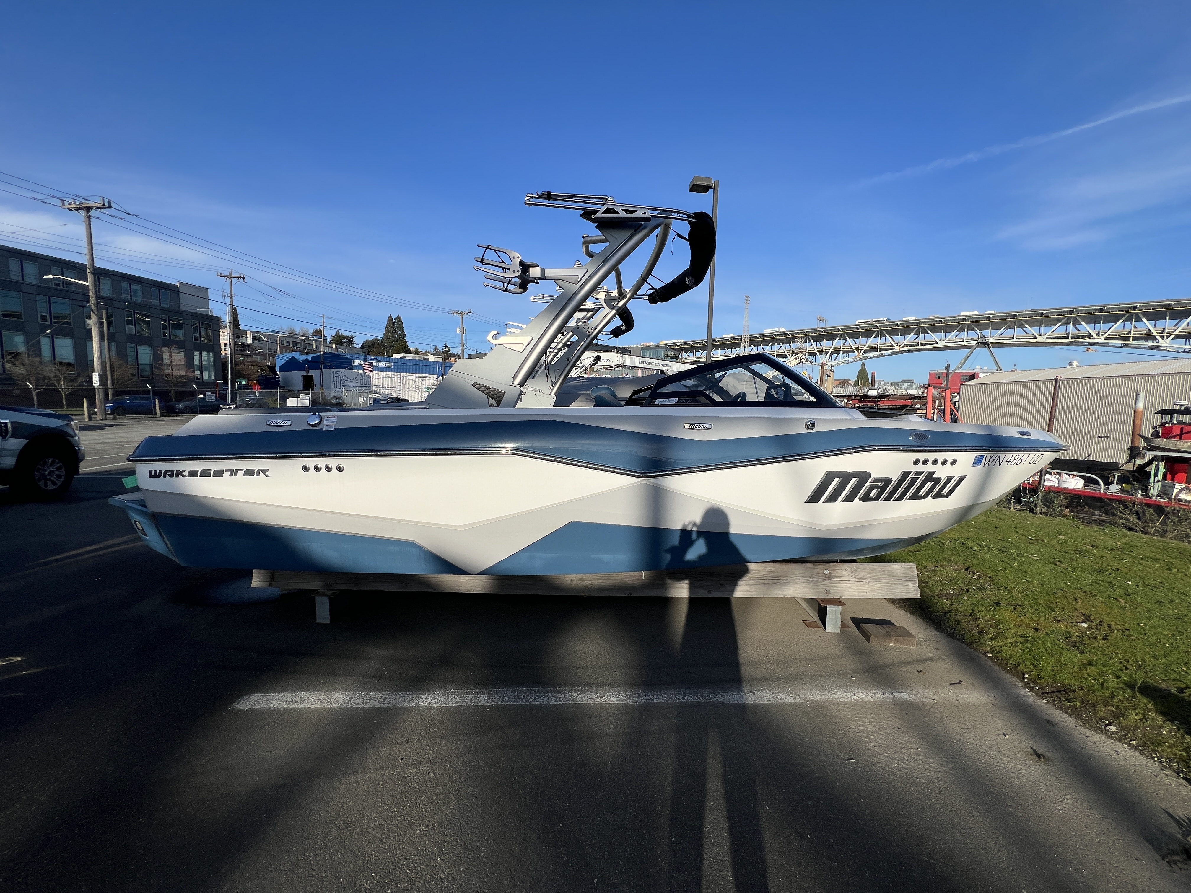 2023 Malibu 22 LSV