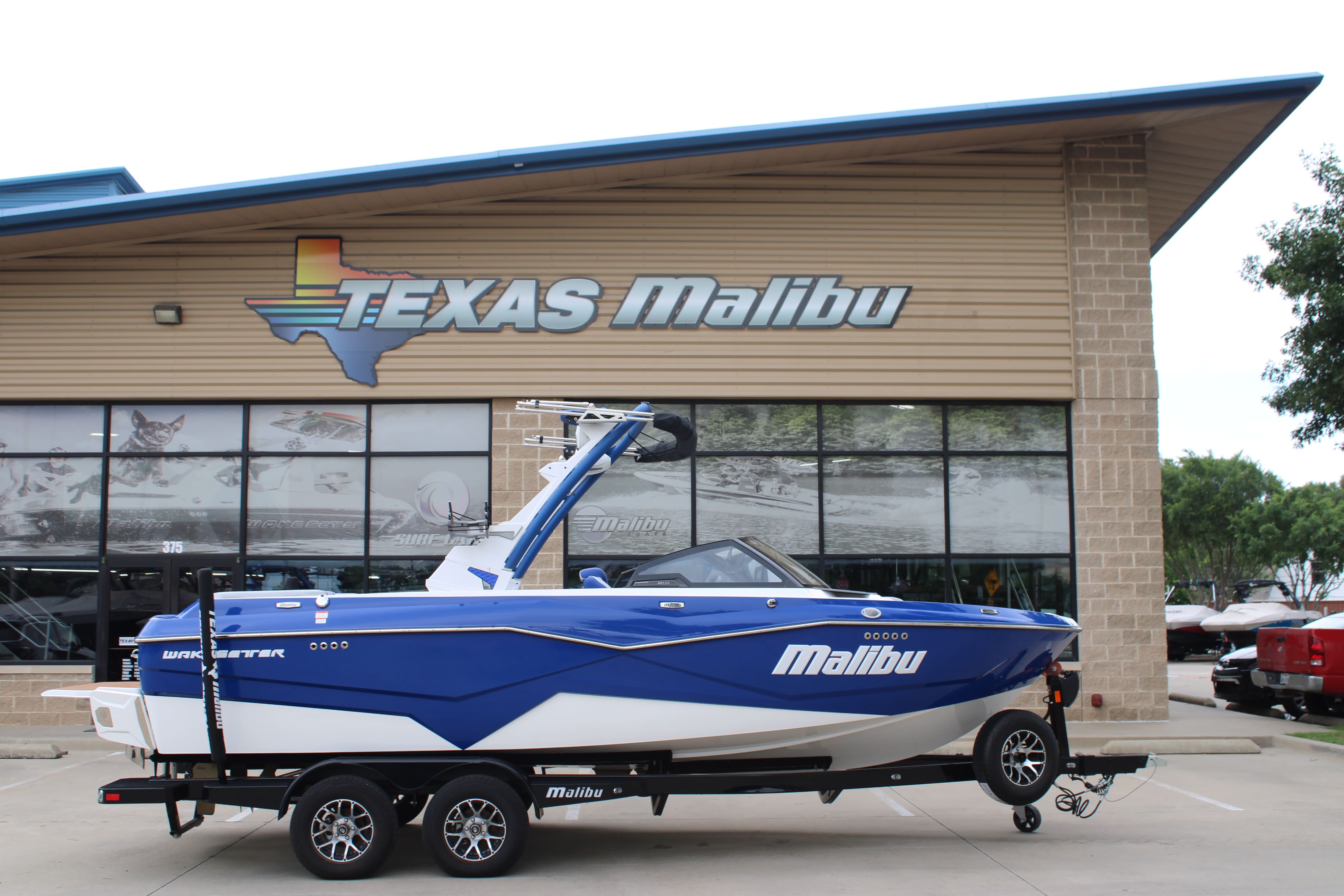 2023 Malibu 22 LSV