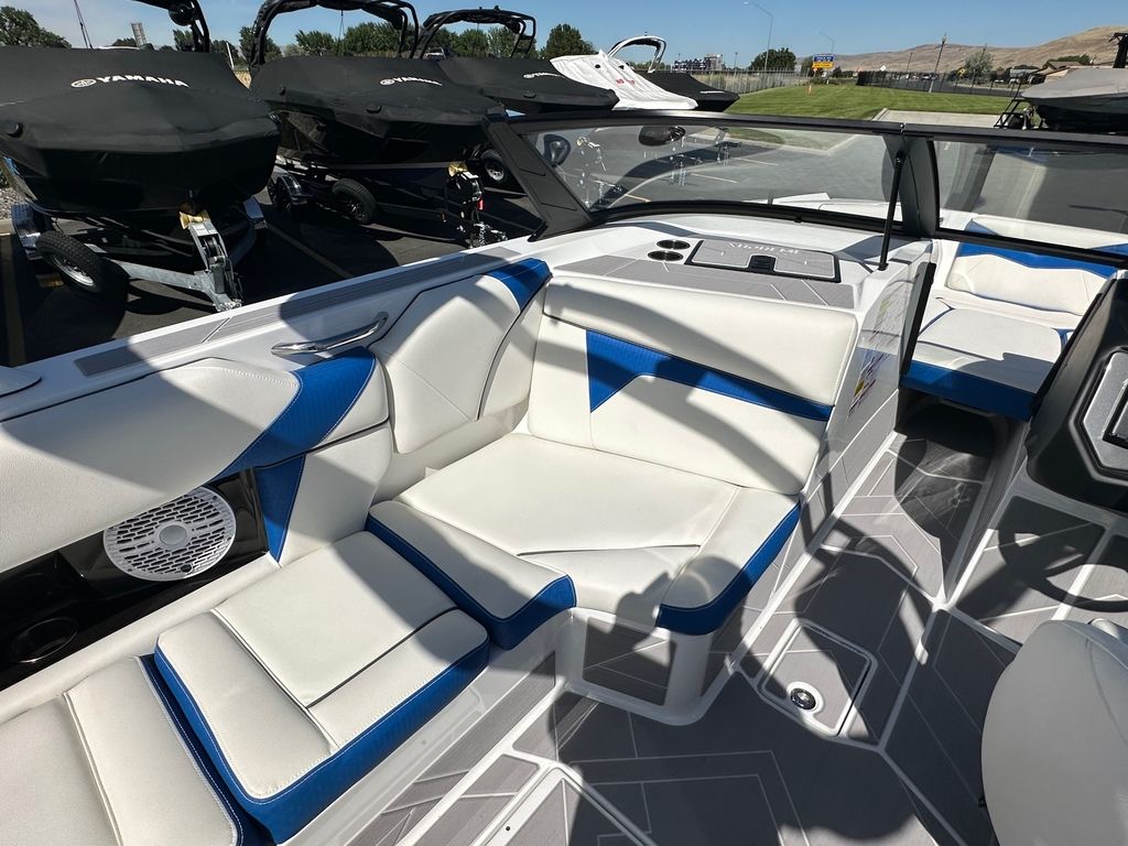 2024 Supreme Boats S220