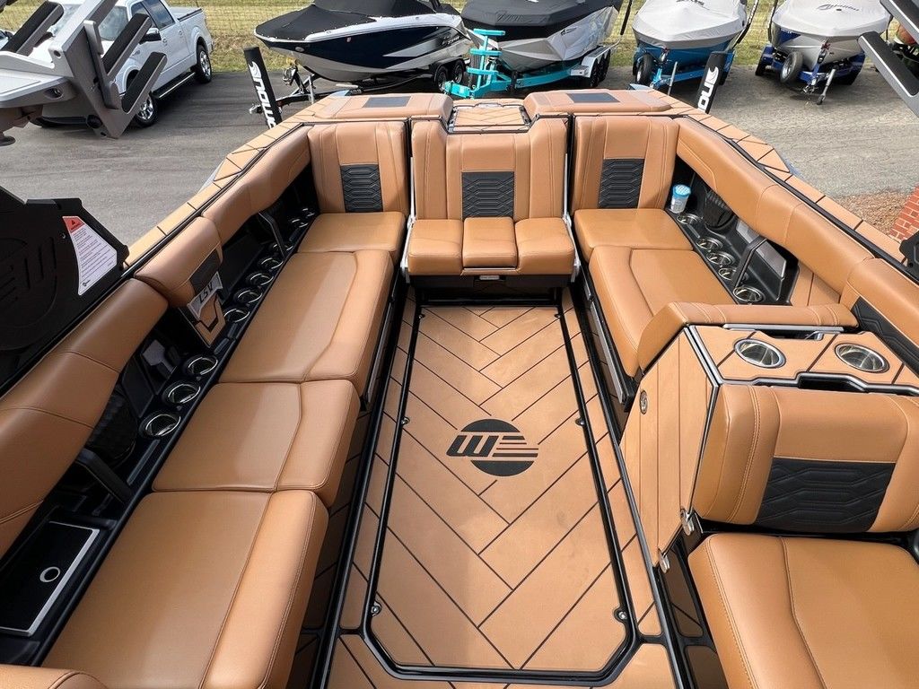 2023 Malibu Boats 26 LSV