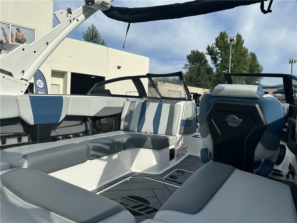 2023 Malibu 22 LSV WAKESETTER TB **Price Reduced**