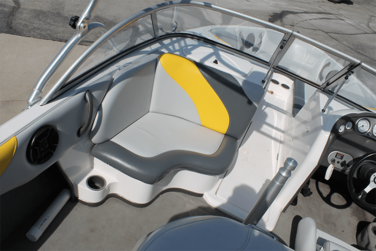 2004 MOOMBA MOBIUS