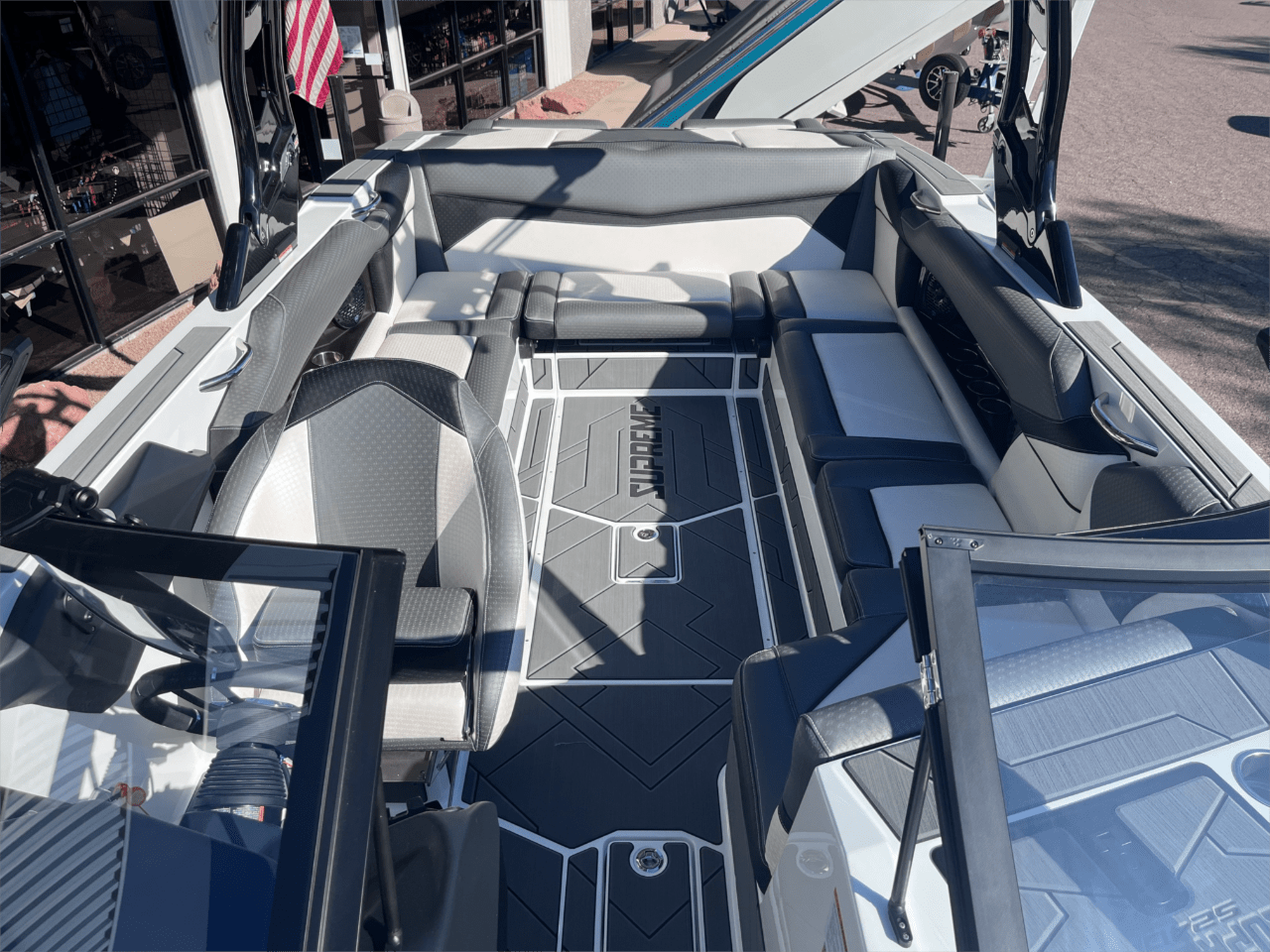 2025 Supreme S240 Icon