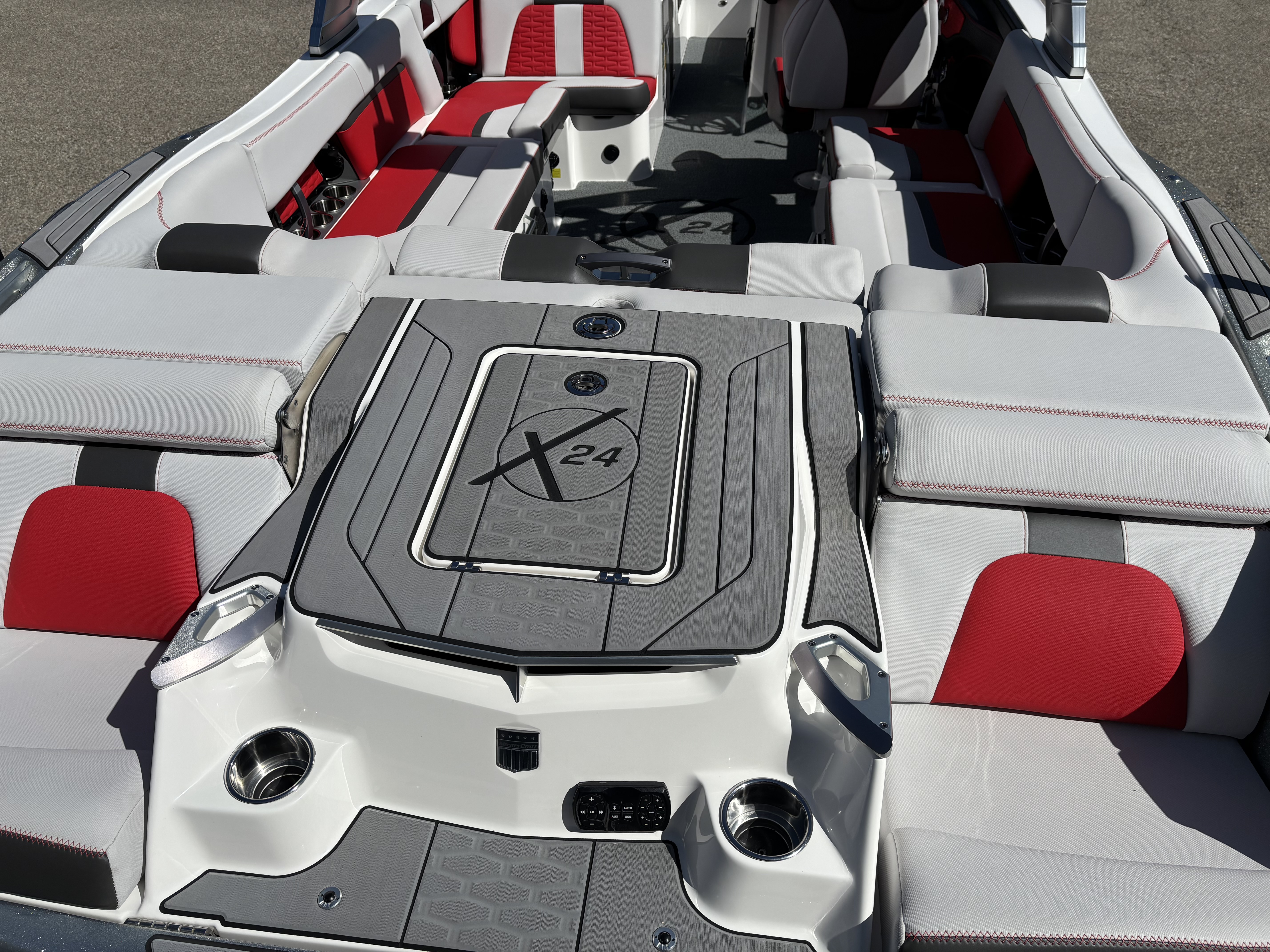 2020 MasterCraft X24