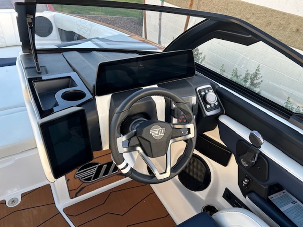 2025 Malibu Boats 24 MXZ