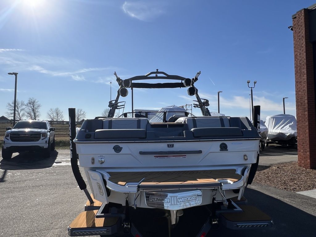 2025 Malibu Boats 23 LSV