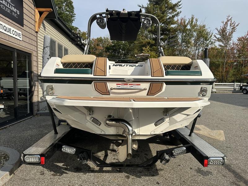 boat.Title