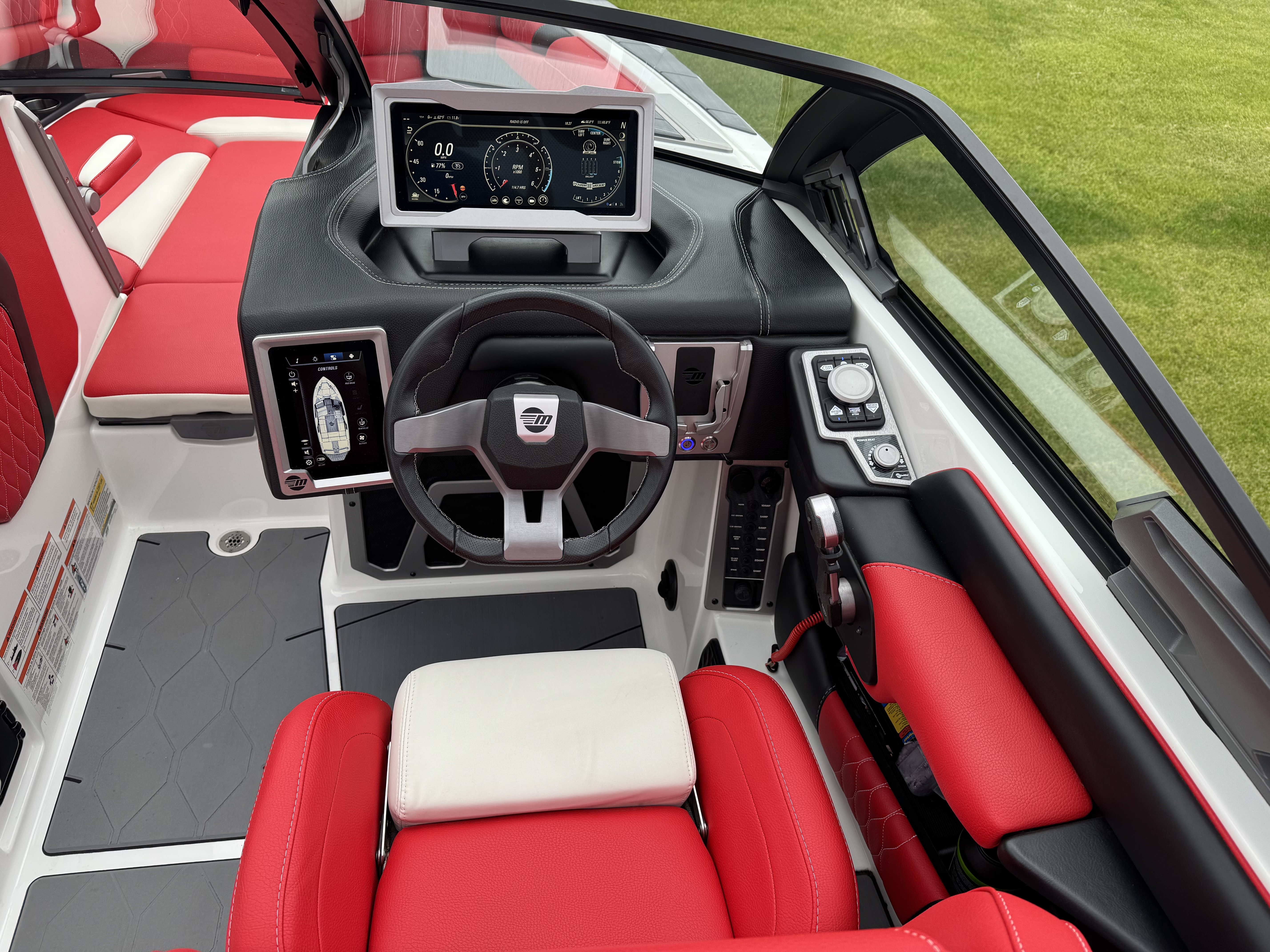 Like new Malibu M240
