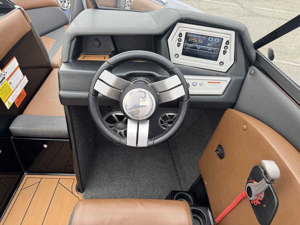 2018 Tige R21