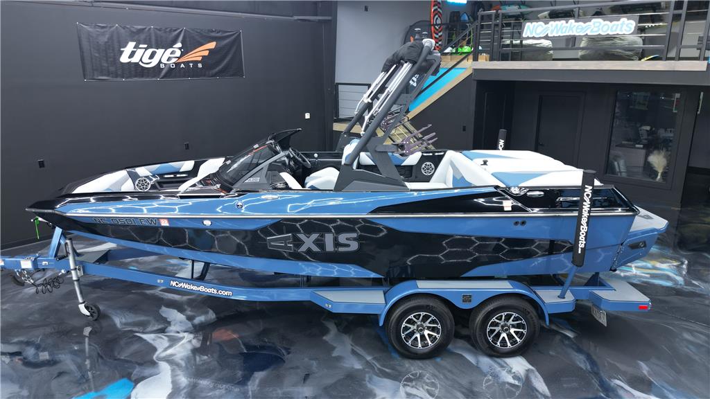 2021 Axis A20 ** Only 65 Hours ** Icon