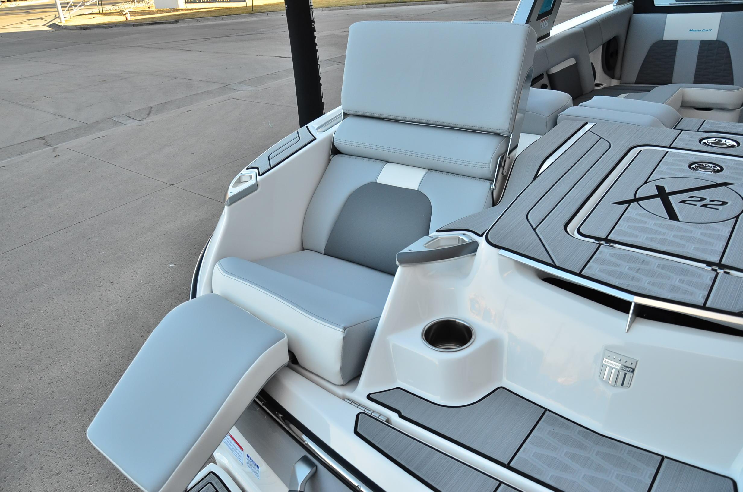 2024 MasterCraft X22 – BOAT SHOW SPECIAL! 2024 Model Year End Clearance!