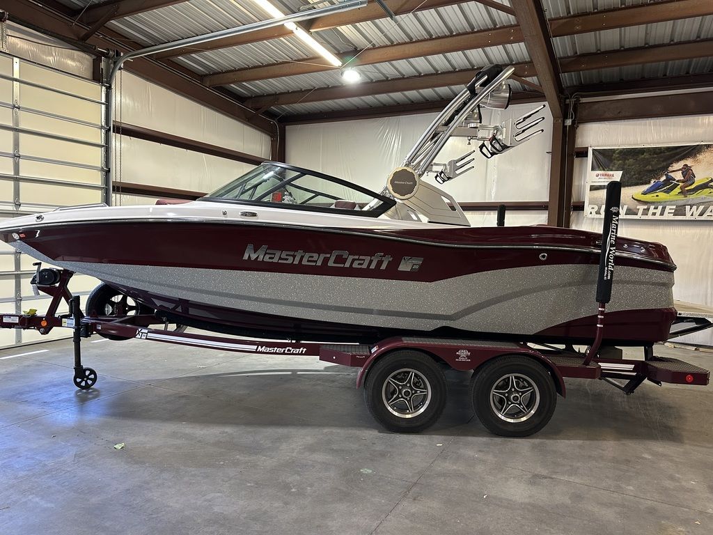 2022 MasterCraft XT20