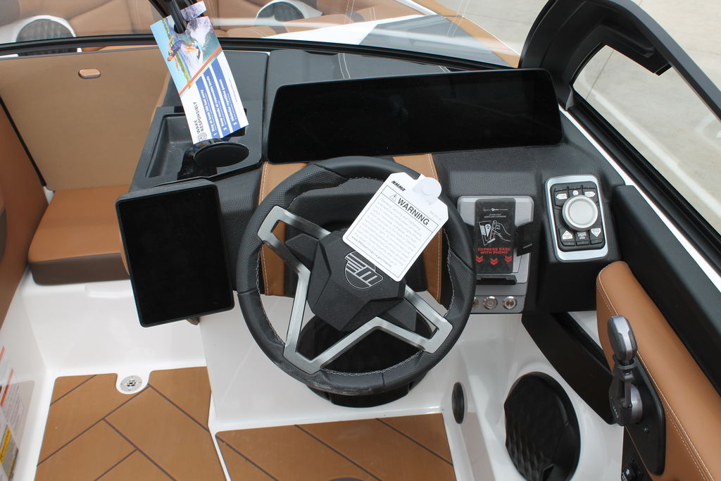 2025 Malibu Boats 22 LSV