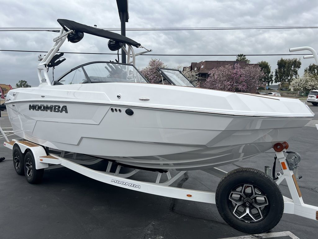 2025 MOOMBA Tykon