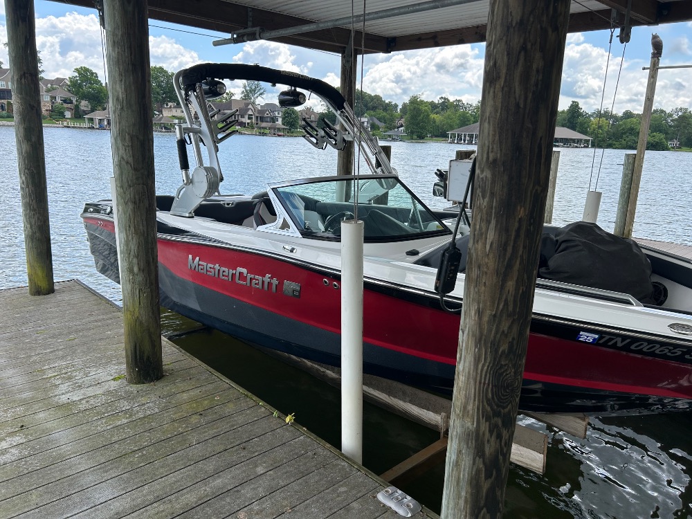 2017 Mastercraft XT23