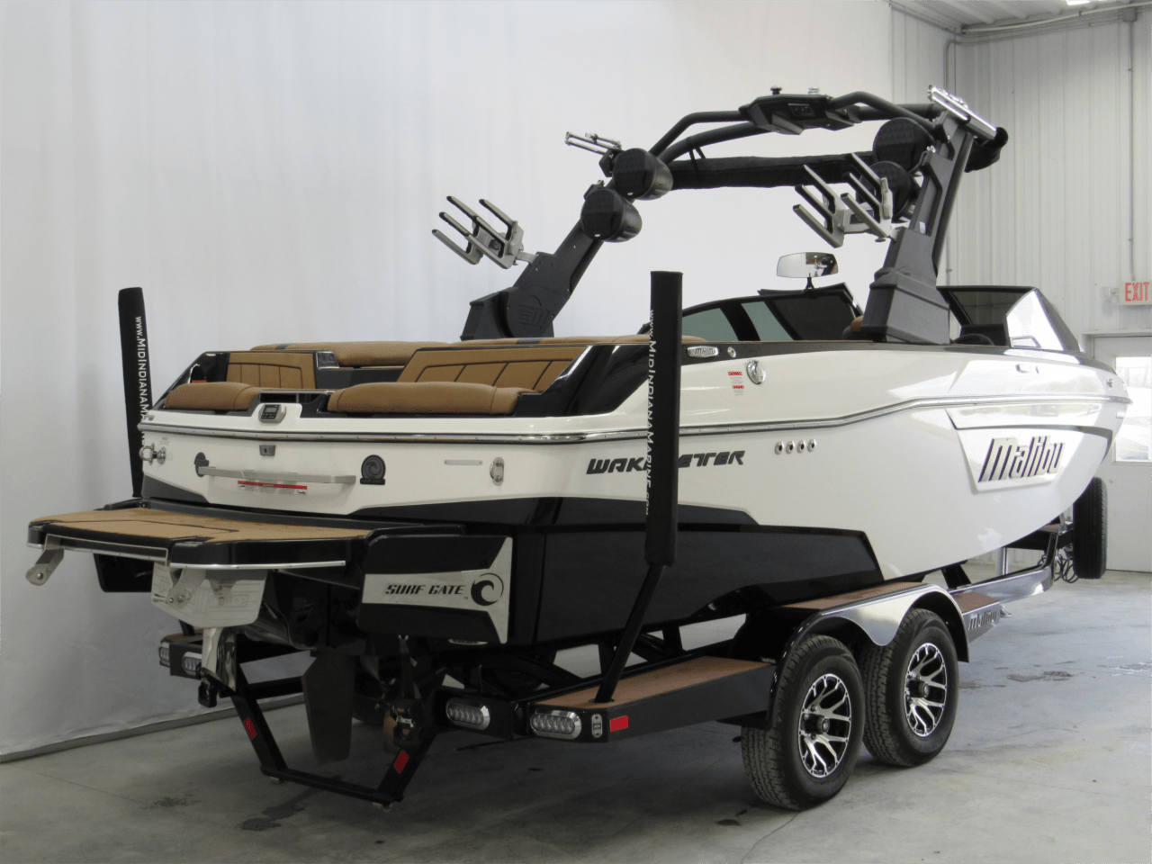 2022 Malibu 23 LSV