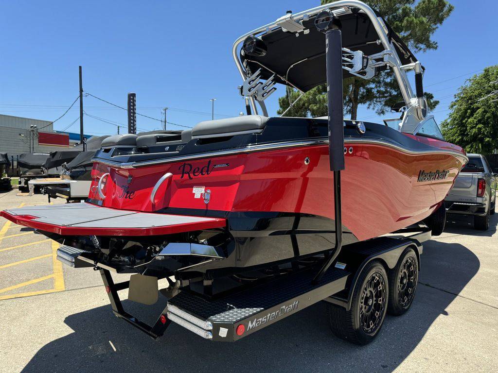 2019 MasterCraft XT22