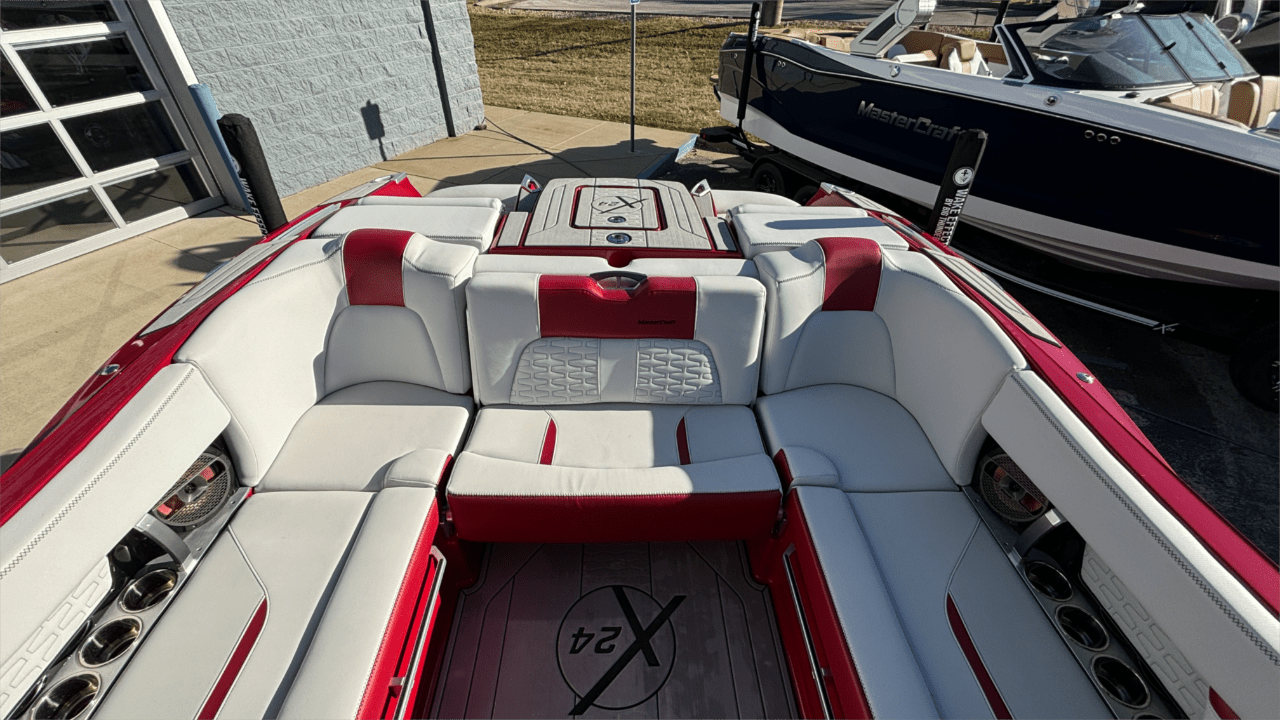 2019 MasterCraft X24