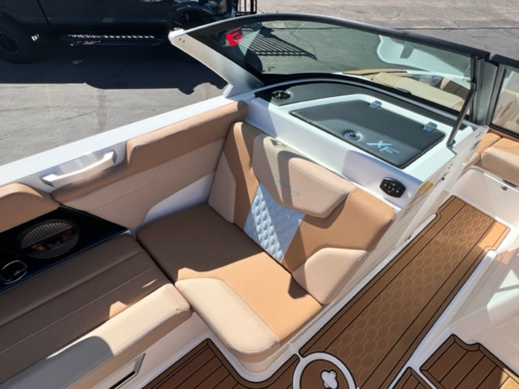 2024 Mastercraft XT20