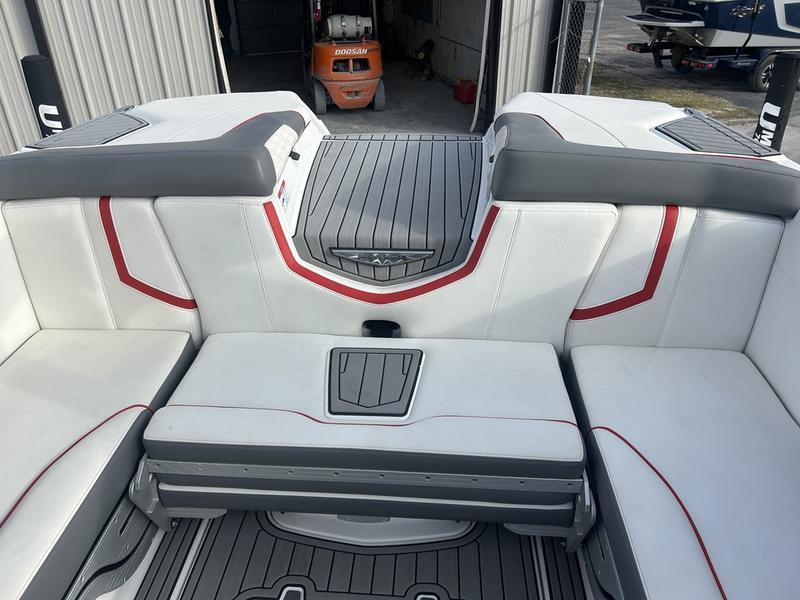 2019 Nautique G23