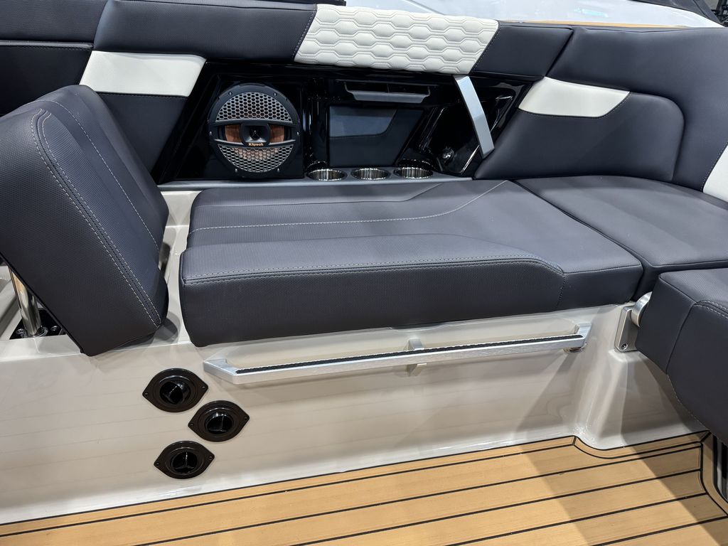 2025 MasterCraft XT23