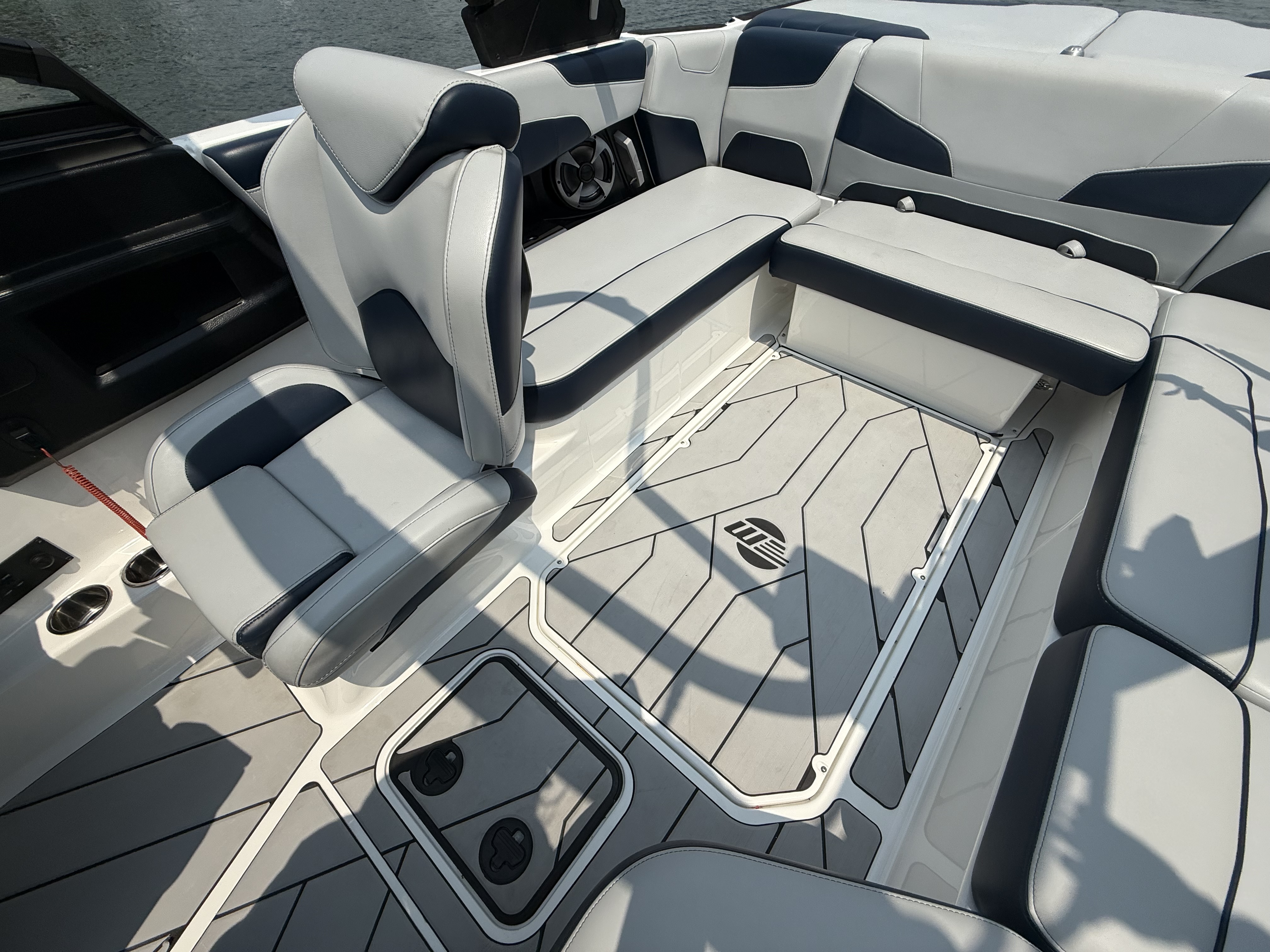 2021 Malibu 22LSV