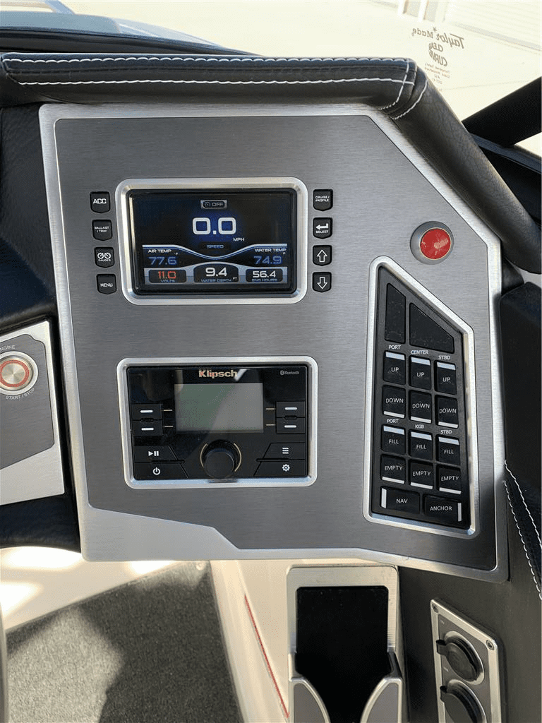 2018 MasterCraft XT22. Only 75 Hours