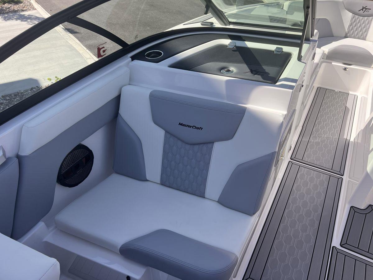 2024 MasterCraft XT25