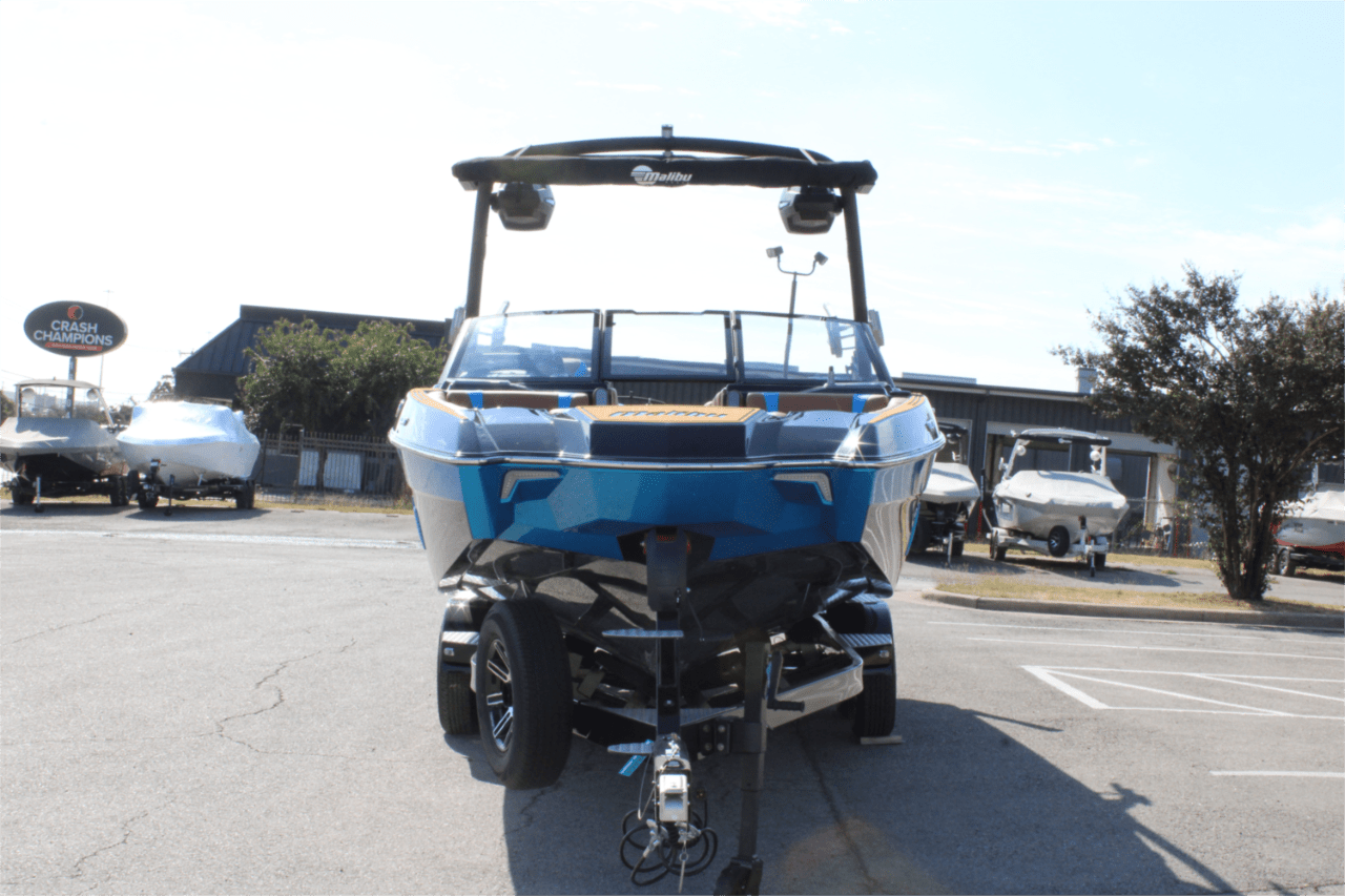 2025 Malibu 24 MXZ